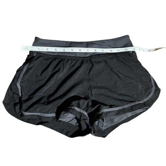 Victoria’s Secret Woman’s VSX Sport Layered Shorts Size XS - Picture 9 of 10